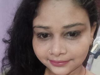 hot webcam CurvySoniya