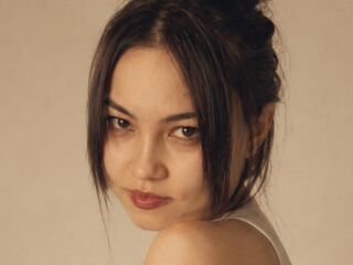 camwhore fingering pussy SeeBugl