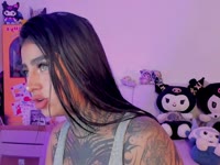 I am Alice full of energy and charisma, adorned with tattoos that tell stories. I love to immerse myself in fun and enjoy life to the fullest. If you are looking for a partner to share moments of passion, laughter and unforgettable adventures, we will probably make a good team!