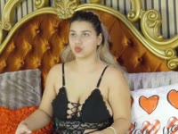 I am a hot and sensual model always in the mood to have fun with you on cam