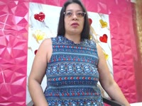 I am a Milf full of desires and ready to drive you crazy for me, I love to be unforgettable, I will seduce you and that you run my skin with softness but also with much firmness.