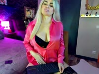 HELLO THERE! iM TALL BLONDY WITH PASSION! COME CLOTHER TO FIND OUT MORE