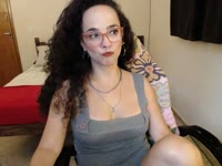 Hiii, I`m Elisa, a pretty girl from Rio de Janeiro who loves to get some good attention, I`m a good listener and owner of a crazy mind. I love talk (good english speaker), looove dance and explore myself. I have a lot of energy and I`ll love to spend it all