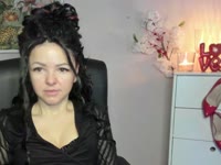 A petite brunette ;) with a feminine and positive energy. I love cooking, traveling, dancing, watching movies, riding my bike, reading books, and creating beautiful flower arrangements. I’m warm, curious, and love meeting new people ;). Spend some time with me — I promise good vibes, real conversations, and a genuine smile <3