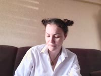 In my room I will be the way you see me, I love to dominate, and I also love to be a girl, if I like you, we will be pleased for a long time