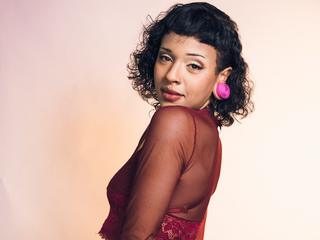 Nina_Brunette