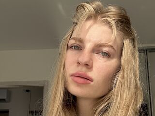 fingering webcam girl AlissMil