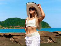 cam girl masturbating with sextoy ArianaWells