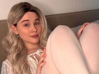 nude camgirl pic DeluaMoon