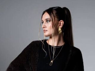 hot strip tease cam EileenChaton