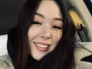 girl fingering shaved pussy HaniKoenke