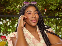 camgirl fingering pussy KloheStele