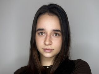 topless cam girl KristanKhiev