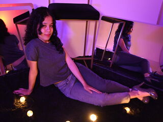 sexy webcam KyaraLux