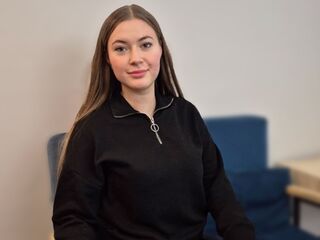 camgirl playing with vibrator LeaDarcy