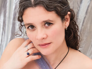 naked camgirl fingering pussy LiaBluee