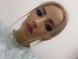 chat with cam LillySun