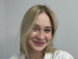 nude webcamgirl LisanLee