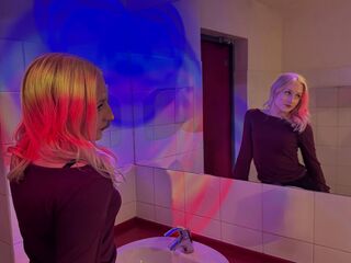 nude webcam girl LucilleWiste