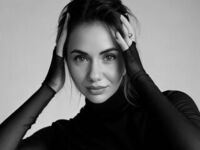 cam strip tease MaiaSin