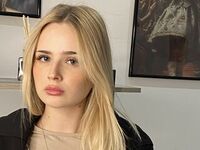 girl webcam show MarnieRhyner