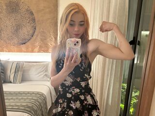 naughty camgirl fingering shaved pussy MielVerane