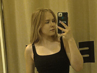 girl shaving pussy MolliMcDaniel