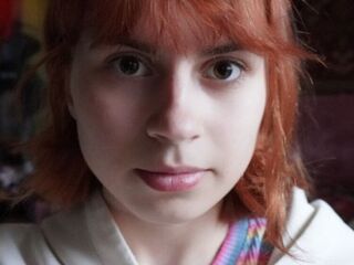 girl topless SerafinaGoettl