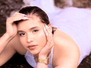 naked girl with webcam fingering pussy SusieJohns