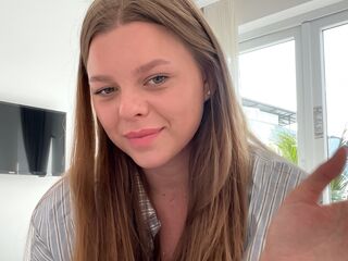 cam girl fingering pussy TeneshaQuinerly