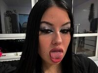 naughty camgirl masturbating with dildo WalteraWhite